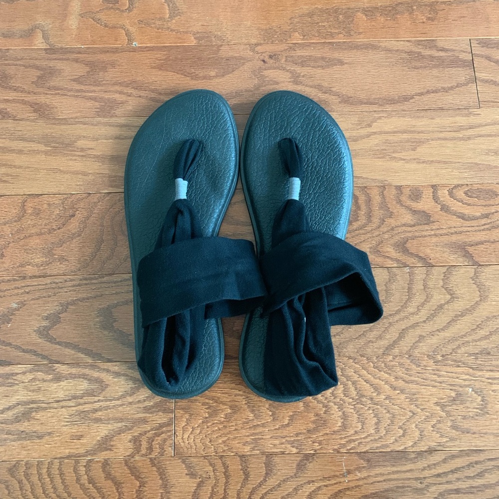 Sanuk sandals